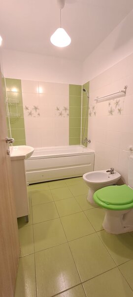 Doua camere, decomandat, bloc 2015, mobilat, utilitati, comision 0%